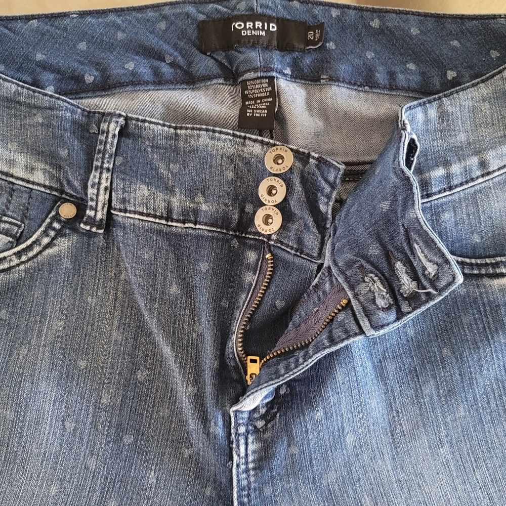 Torrid vintage hearts cropped jegging - super soft mid-rise jean